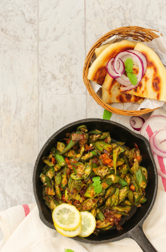 Veggie Chilli & Garlic Bread (V)