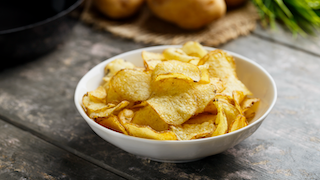 Pret a Manger Mature Cheddar & Red Onion crisps